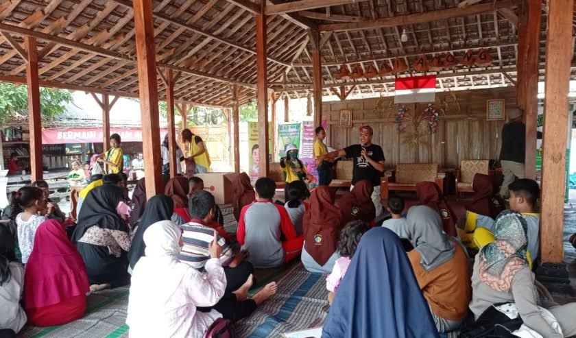 Kisah Inspiratif Achmad Irfandi, Dirikan Kampung Lali Gadget Demi Atasi Kecanduan Teknologi 3 Kisah Inspiratif Achmad Irfandi, Dirikan Kampung Lali Gadget Demi Atasi Kecanduan Teknologi 2
